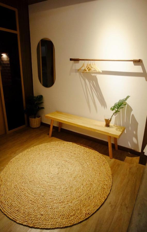 Krung Boutique Hotel Бангкок Экстерьер фото