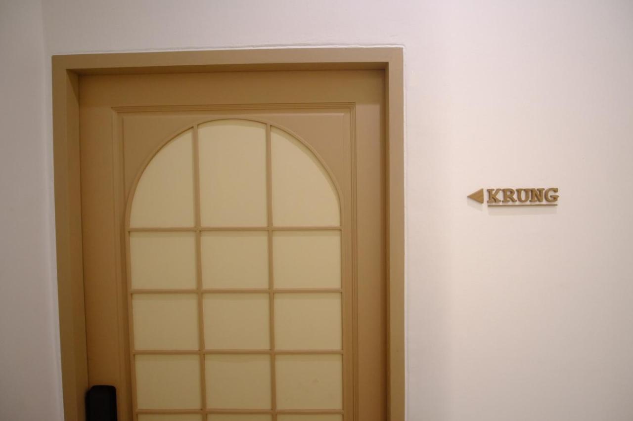 Krung Boutique Hotel Бангкок Экстерьер фото