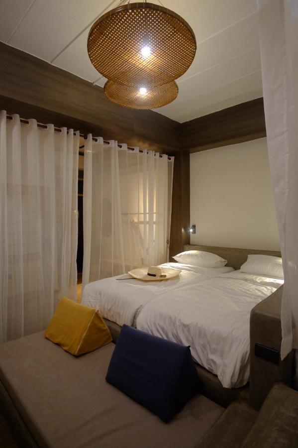 Krung Boutique Hotel Бангкок Экстерьер фото