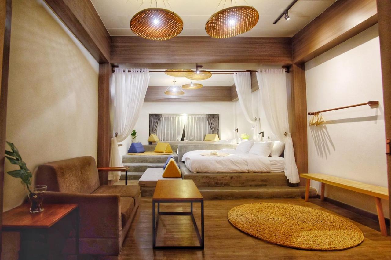 Krung Boutique Hotel Бангкок Экстерьер фото